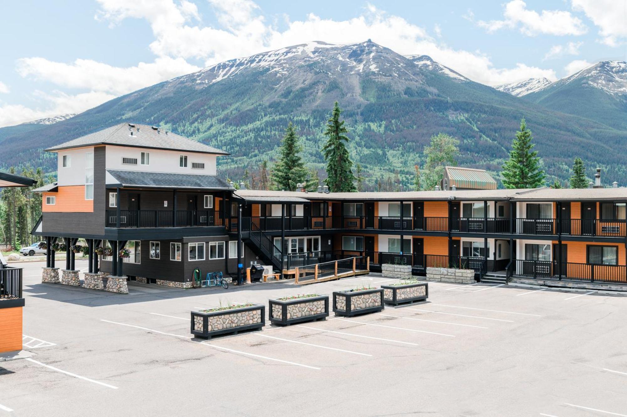 Mount Robson Inn Τζάσπερ Εξωτερικό φωτογραφία
