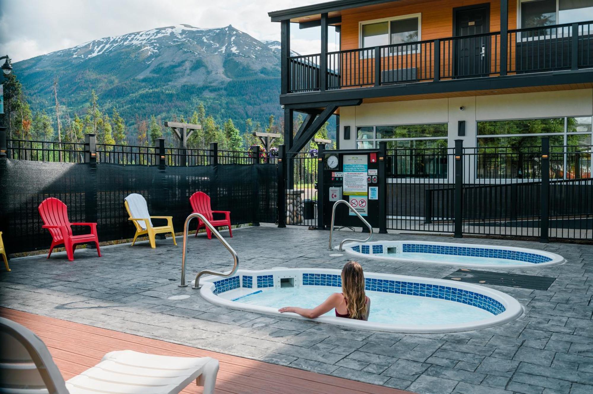 Mount Robson Inn Τζάσπερ Εξωτερικό φωτογραφία